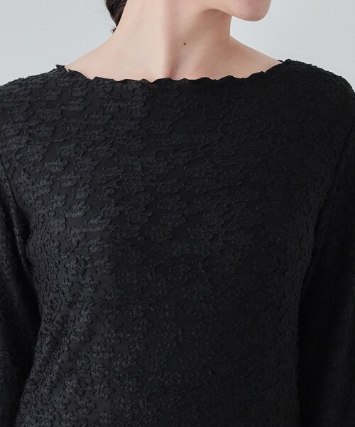 Cutie Blonde(キューティーブロンド)の「レイヤードコーデに 程よいシアー感 花柄メロウトップス(Tシャツ/カットソー・レディース・アイボリー/ブラック/ベビーピンク・02/03/04)」の19枚目の写真