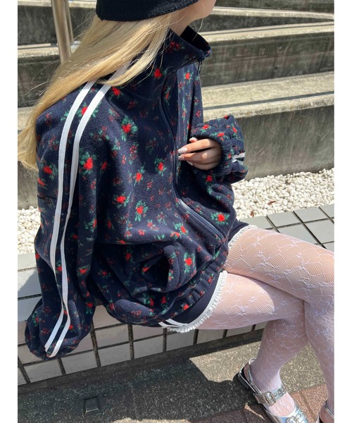 WC(ダブル シー)の「リトルフラワー2ラインフリースジャケット(ブルゾン・レディース・ブラウン/ネイビー・FREE)」の13枚目の写真