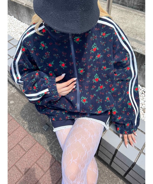 WC(ダブル シー)の「リトルフラワー2ラインフリースジャケット(ブルゾン・レディース・ブラウン/ネイビー・FREE)」の15枚目の写真