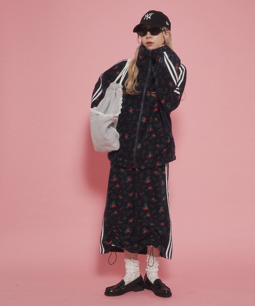 WC(ダブル シー)の「リトルフラワー2ラインフリースジャケット(ブルゾン・レディース・ブラウン/ネイビー・FREE)」の20枚目の写真