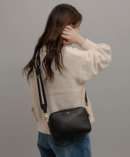 VIOLAd'ORO（ヴィオラドーロ）の「VIOLAd’ORO　ADRIA V-1483（ショルダーバッグ・レディース・ブラック・ONE）」の2枚目の写真