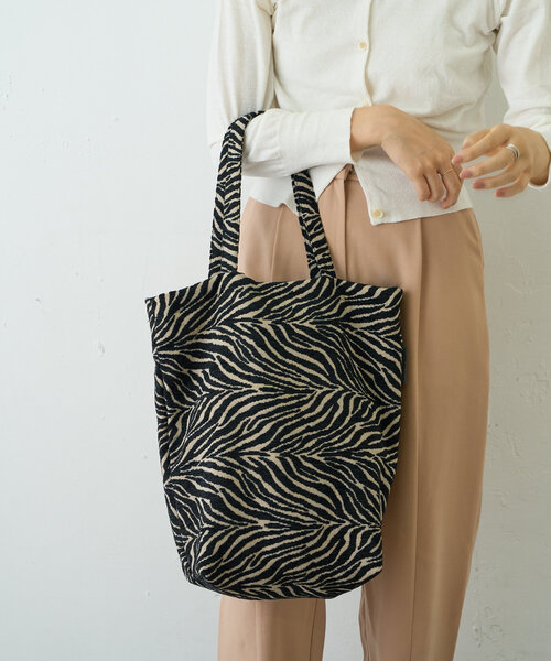 Actually（アクチュアリー）の「アニマルモールジャガードトートバッグ（トートバッグ・メンズ・グレー/ブラック・0）」の3枚目の写真