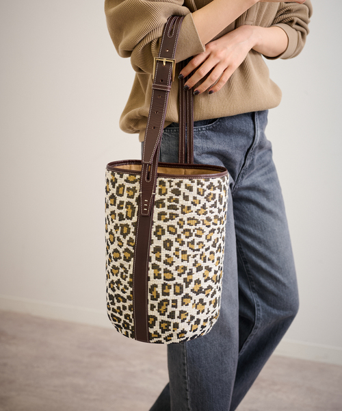 FRAMeWORK（フレームワーク）の「A VACATION/アヴァケーション 別注