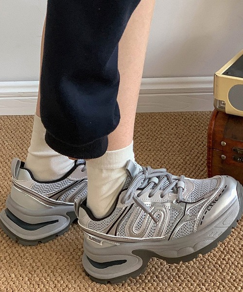 MEMECLE（メメクル）の「【 MEMECLE / メメクル 】シルバーメッシュ 厚底 カジュアルスニーカー（スニーカー・レディース・レッド/シルバー・L/M/S）」の2枚目の写真