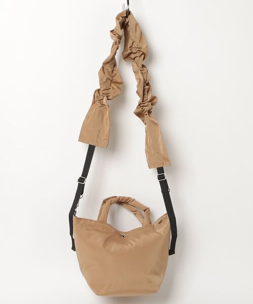 SPRUCE（スプルース）の「EM:　SPRUCE 2WAY A5 ギャザー 超軽量　ラホール2WAYトート　ショルダーバッグ（ショルダーバッグ・レディース・アイボリー/ブラック/ベージュ/ブルー・FREE）」の5枚目の写真