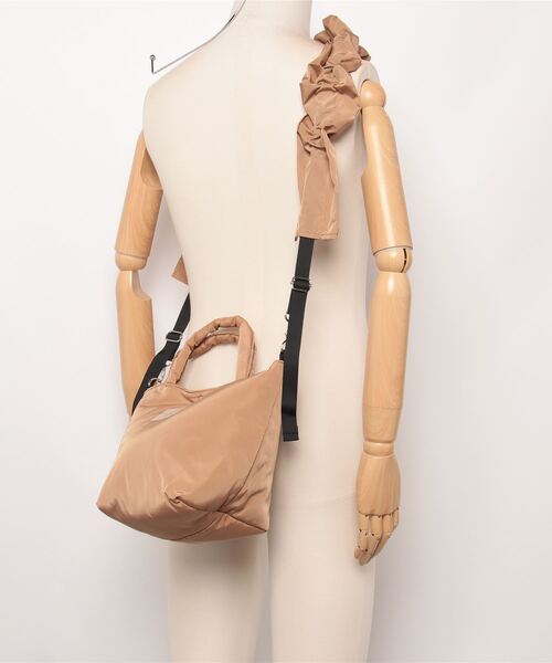 SPRUCE（スプルース）の「EM:　SPRUCE 2WAY A5 ギャザー 超軽量　ラホール2WAYトート　ショルダーバッグ（ショルダーバッグ・レディース・アイボリー/ブラック/ベージュ/ブルー・FREE）」の6枚目の写真