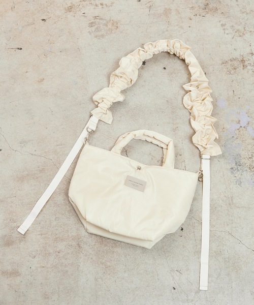 SPRUCE（スプルース）の「EM:　SPRUCE 2WAY A5 ギャザー 超軽量　ラホール2WAYトート　ショルダーバッグ（ショルダーバッグ・レディース・アイボリー/ブラック/ベージュ/ブルー・FREE）」の7枚目の写真