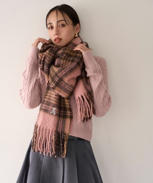 SNIDEL（スナイデル）の「【BEARPAW】マフラー（マフラー・レディース・アイボリー/ピンク/イエロー/ベージュ/ラベンダー・FREE）」の5枚目の写真