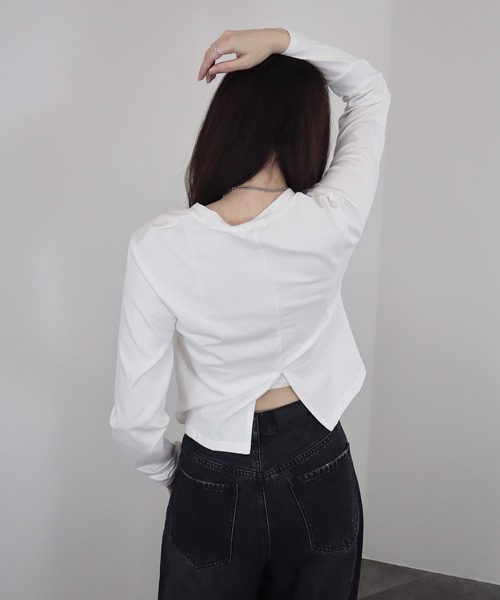 Reurie'（レウリィ）の「【ZOZO限定】バックスリットロングTシャツ／long sleeve back slit top 長袖 クルーネック カットオフ シンプル ベーシック カジュアル（Tシャツ/カットソー・レディース・ホワイト/ブラック・FREE）」の15枚目の写真
