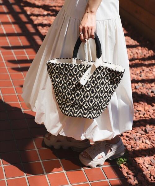 Ray BEAMS(レイビームス)の「【別注】beej / ウーブン トートバッグ(かごバッグ・レディース・グリーン系その他2/ブラック・ONE SIZE)」の7枚目の写真