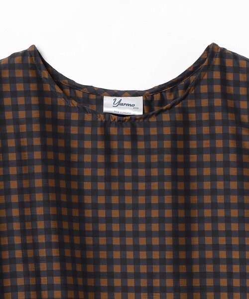 Yarmo（ヤーモ）の「Yarmo / Tabard Dress（ワンピース・レディース・ダークブラウン・ONE SIZE）」の3枚目の写真