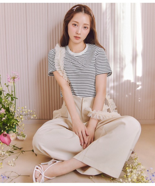 PEACH JOHN（ピーチジョン）の「フリルサスペンダー付きタックパンツ（その他パンツ・レディース・ブラウン/アイボリー・SMALL/MEDIUM）」の3枚目の写真