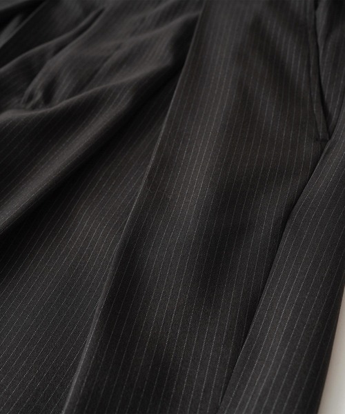 Subciety(サブサエティ)の「Cross tuck slacks(スラックス・メンズ・ブラック/ネイビー・X-LARGE/LARGE/MEDIUM/SMALL)」の4枚目の写真