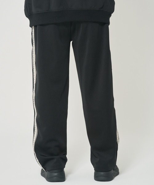 CORISCO（コリスコ）の「エステル テープ使いトラックパンツ(M1)（その他パンツ・メンズ・ブラック/ネイビー/チャコールグレー・MEDIUM/X-LARGE/LARGE）」の6枚目の写真