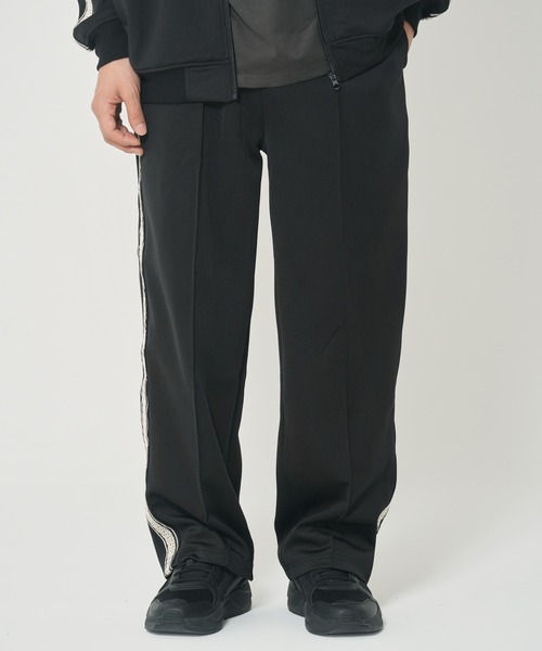 CORISCO（コリスコ）の「エステル テープ使いトラックパンツ(M1)（その他パンツ・メンズ・ブラック/ネイビー/チャコールグレー・MEDIUM/X-LARGE/LARGE）」の5枚目の写真