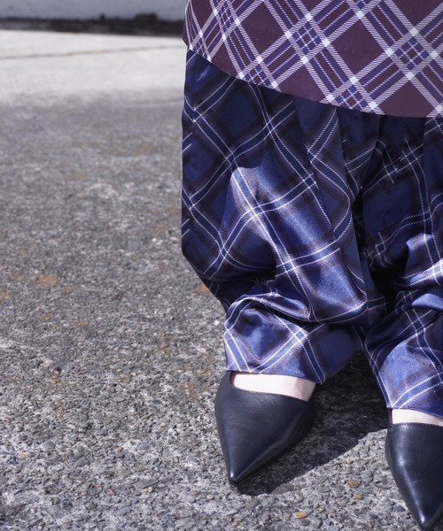 G.V.G.V.(ジーヴィージーヴィー)の「PLAID SATIN PICOT PANTS(その他パンツ・レディース・バーガンディー/ネイビー・36)」の16枚目の写真