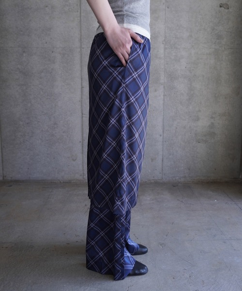 G.V.G.V.(ジーヴィージーヴィー)の「PLAID SATIN PICOT PANTS(その他パンツ・レディース・バーガンディー/ネイビー・36)」の9枚目の写真