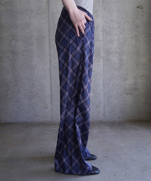 G.V.G.V.(ジーヴィージーヴィー)の「PLAID SATIN PICOT PANTS(その他パンツ・レディース・バーガンディー/ネイビー・36)」の3枚目の写真