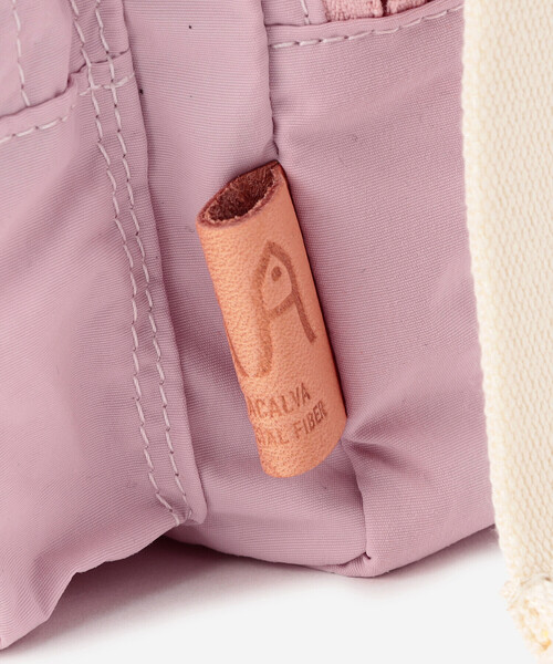 amiacalva（アミアカルヴァ）の「AMIACALVA | シュリンクナイロン ショルダーバッグ（ショルダーバッグ・レディース・ピンク・ONE）」の7枚目の写真
