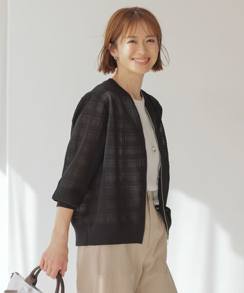 J.PRESS(ジェイプレス)の「【洗える】SHEER JACQUARD ニット ブルゾン(カーディガン/ボレロ・レディース・ホワイト系/ブラック系/スカイブルー系・T15/T13)」の2枚目の写真