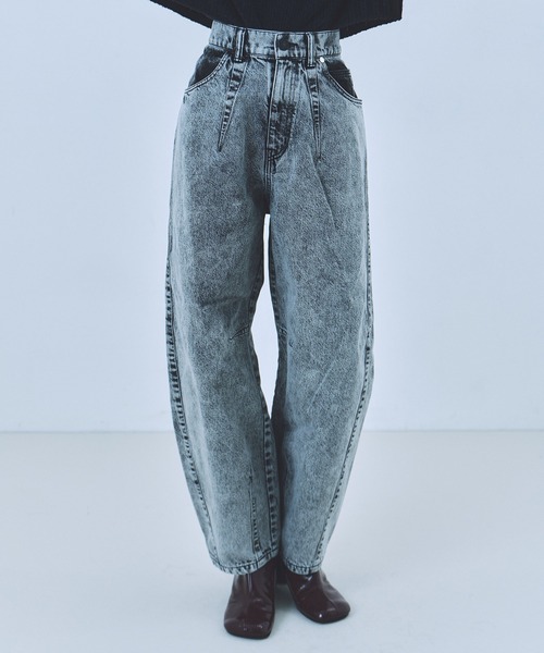 UNITED TOKYO(ユナイテッドトウキョウ)の「コクーンデニムパンツ|ウォッシャブル/春服(デニムパンツ・レディース・ブラック/グレー・1/2)」の2枚目の写真