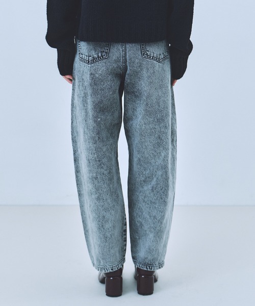 UNITED TOKYO(ユナイテッドトウキョウ)の「コクーンデニムパンツ|ウォッシャブル/春服(デニムパンツ・レディース・ブラック/グレー・1/2)」の6枚目の写真