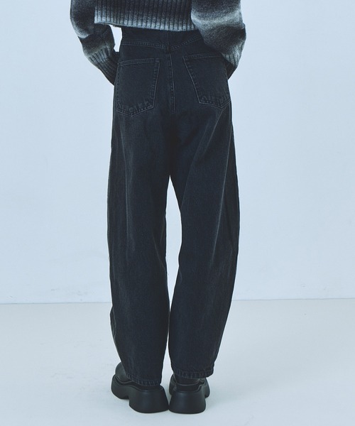 UNITED TOKYO(ユナイテッドトウキョウ)の「コクーンデニムパンツ|ウォッシャブル/春服(デニムパンツ・レディース・ブラック/グレー・1/2)」の11枚目の写真