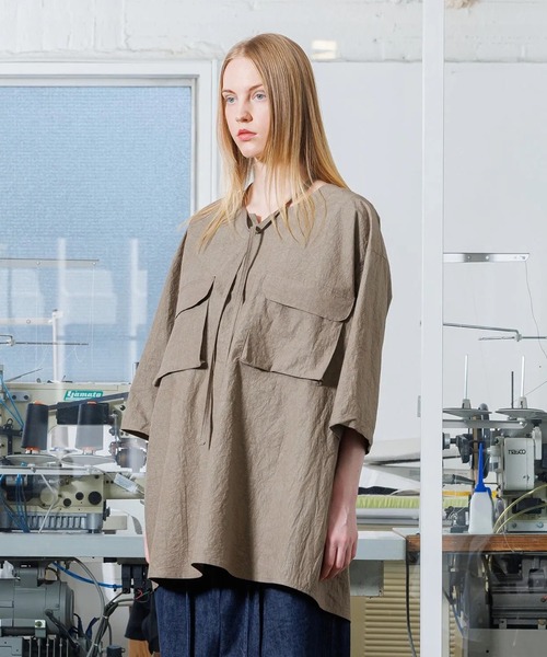 VOAAOV（ヴォアーブ）の「【VOAAOV】 ENSHU-SUN DRYING TYPEWRITER BIG POCKET T-Shirt（シャツ/ブラウス・メンズ・グレー/ライトブラウン/ブラック/オフホワイト・2/1）」の7枚目の写真