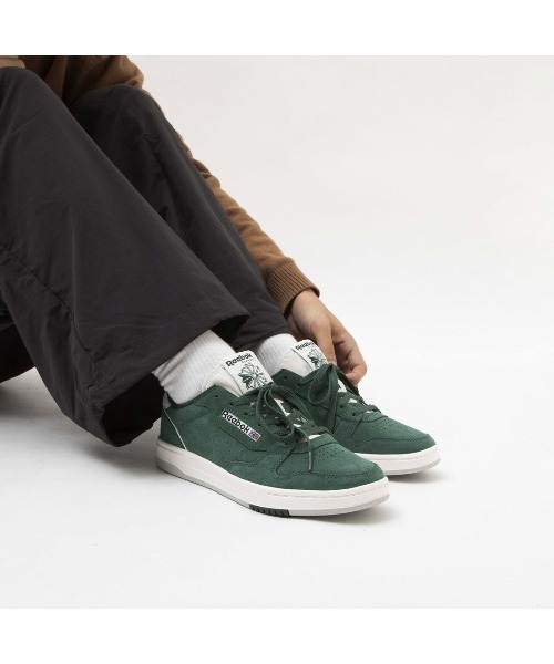 Reebok（リーボック）の「フェーズ コート / PHASE COURT（スニーカー・メンズ・グリーン/ネイビー・27.0cm/26.5cm/26.0cm/24.0cm/24.5cm/23.5cm/25.0cm/29.0cm/28.5cm/28.0cm/27.5cm）」の3枚目の写真