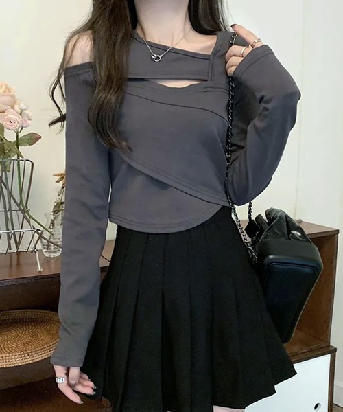 VIBGYOR(ヴィブジョー)の「【EIZZ/アイズ】アンバランス スナップ 長袖Tシャツ(Tシャツ/カットソー・レディース・ブラック/グレー・FREE)」の1枚目の写真