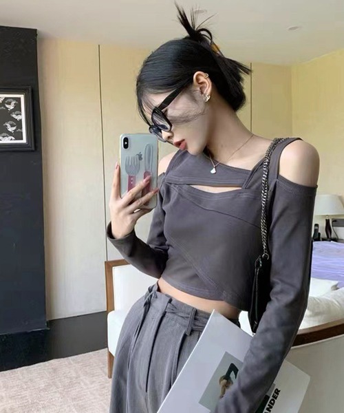 VIBGYOR(ヴィブジョー)の「【EIZZ/アイズ】アンバランス スナップ 長袖Tシャツ(Tシャツ/カットソー・レディース・ブラック/グレー・FREE)」の4枚目の写真