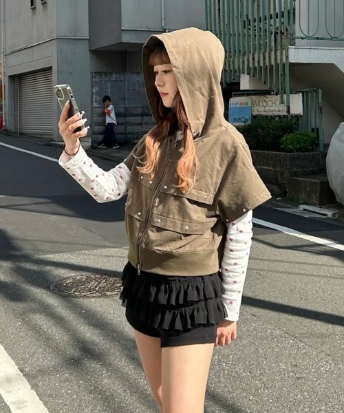 HTH(エイチティーエイチ)の「short sleeve zip hoodie(パーカー・レディース・ブルー/グレー/カーキ・フリー)」の5枚目の写真