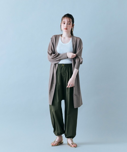 Audie a Muses(オーディアミューズ)の「シアーロングカーディガン(カーディガン/ボレロ・レディース・ベージュ/オフホワイト/ブラック・38/42)」の19枚目の写真