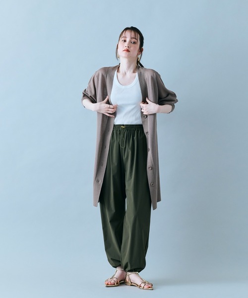 Audie a Muses(オーディアミューズ)の「シアーロングカーディガン(カーディガン/ボレロ・レディース・ベージュ/オフホワイト/ブラック・38/42)」の20枚目の写真
