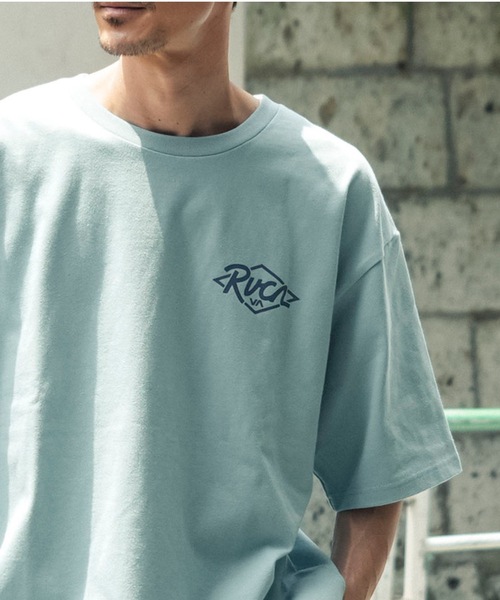 RVCA（ルーカ）の「RVCA メンズ RANCH SEA SS Tシャツ 【2025年夏モデル】/ルーカロゴバックプリント半袖Tシャツ（Tシャツ/カットソー・メンズ・ホワイト/ブラック/ライトブルー/オリーブ/スミクロ・MEDIUM/LARGE/X-LARGE/SMALL）」の5枚目の写真