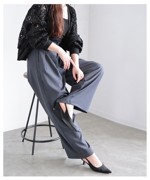 Sawa a la mode（サワアラモード）の「ツータックスラックスハイウエストパンツ（スラックス・レディース・ベージュ/チャコールグレー・FREE）」の7枚目の写真