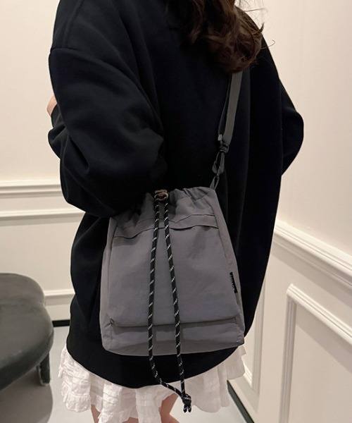 link lot(リンクロット)の「ナイロン巾着ショルダー(ショルダーバッグ・メンズ・ブラック/カーキ/グレー/ベージュ・F)」の11枚目の写真