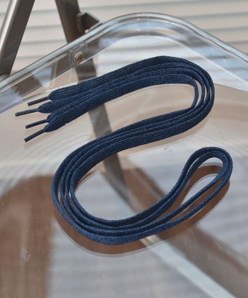 VIBGYOR Women（ヴィブジョー　ウィメン）の「【float】《推し活/推しカラー/メンカラ》ラメ キラキラ 平型 靴紐【20色展開】（シューズアクセサリー・レディース・ホワイト系1/ブラック系1/ブラック系2/ブラック系3/グリーン系1/グリーン系2/グリーン系3/ブルー系1/ブルー系2/ブルー系3/イエロー系1/イエロー系2/イエロー系3/ピンク系1/レッド系1/レッド系2/オレンジ系1/シルバー系1/シルバー系2/シルバー系3・FREE）」の8枚目の写真