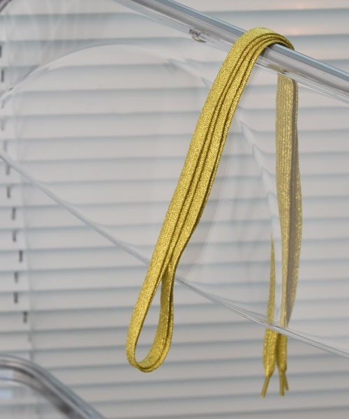 VIBGYOR Women（ヴィブジョー　ウィメン）の「【float】《推し活/推しカラー/メンカラ》ラメ キラキラ 平型 靴紐【20色展開】（シューズアクセサリー・レディース・ホワイト系1/ブラック系1/ブラック系2/ブラック系3/グリーン系1/グリーン系2/グリーン系3/ブルー系1/ブルー系2/ブルー系3/イエロー系1/イエロー系2/イエロー系3/ピンク系1/レッド系1/レッド系2/オレンジ系1/シルバー系1/シルバー系2/シルバー系3・FREE）」の11枚目の写真