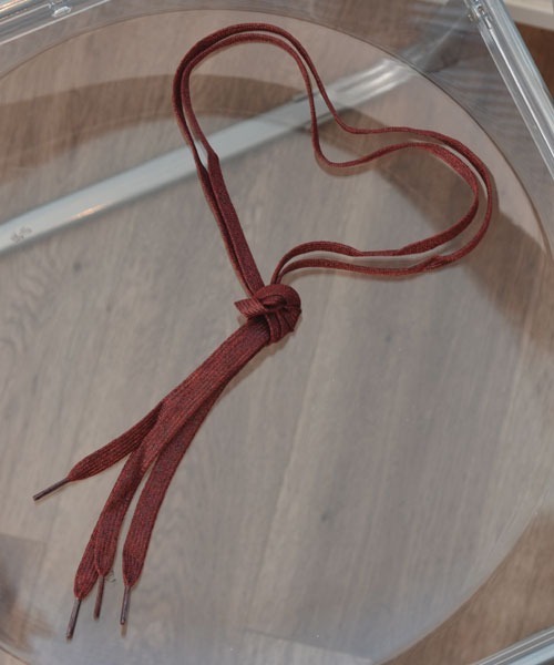 VIBGYOR Women（ヴィブジョー　ウィメン）の「【float】《推し活/推しカラー/メンカラ》ラメ キラキラ 平型 靴紐【20色展開】（シューズアクセサリー・レディース・ホワイト系1/ブラック系1/ブラック系2/ブラック系3/グリーン系1/グリーン系2/グリーン系3/ブルー系1/ブルー系2/ブルー系3/イエロー系1/イエロー系2/イエロー系3/ピンク系1/レッド系1/レッド系2/オレンジ系1/シルバー系1/シルバー系2/シルバー系3・FREE）」の15枚目の写真