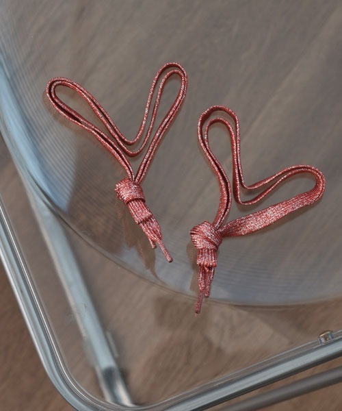 VIBGYOR Women（ヴィブジョー　ウィメン）の「【float】《推し活/推しカラー/メンカラ》ラメ キラキラ 平型 靴紐【20色展開】（シューズアクセサリー・レディース・ホワイト系1/ブラック系1/ブラック系2/ブラック系3/グリーン系1/グリーン系2/グリーン系3/ブルー系1/ブルー系2/ブルー系3/イエロー系1/イエロー系2/イエロー系3/ピンク系1/レッド系1/レッド系2/オレンジ系1/シルバー系1/シルバー系2/シルバー系3・FREE）」の16枚目の写真