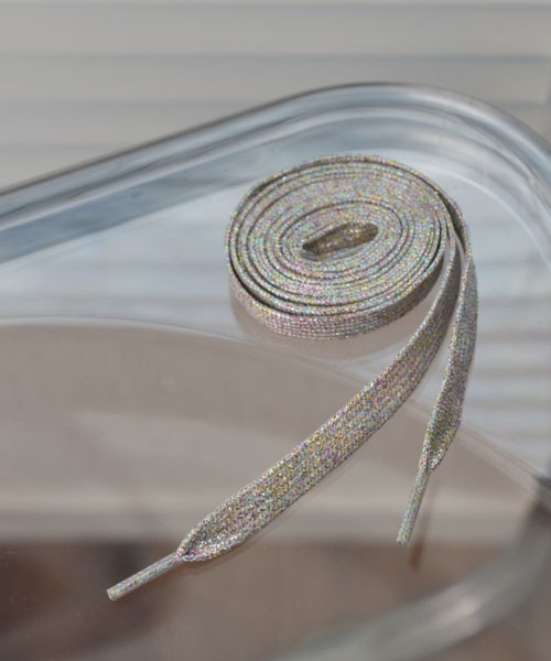 VIBGYOR Women（ヴィブジョー　ウィメン）の「【float】《推し活/推しカラー/メンカラ》ラメ キラキラ 平型 靴紐【20色展開】（シューズアクセサリー・レディース・ホワイト系1/ブラック系1/ブラック系2/ブラック系3/グリーン系1/グリーン系2/グリーン系3/ブルー系1/ブルー系2/ブルー系3/イエロー系1/イエロー系2/イエロー系3/ピンク系1/レッド系1/レッド系2/オレンジ系1/シルバー系1/シルバー系2/シルバー系3・FREE）」の20枚目の写真