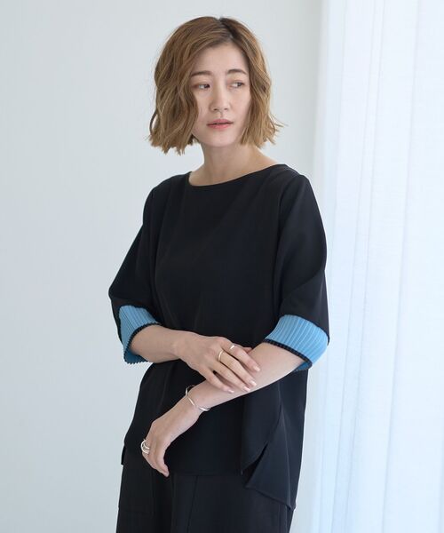 YECCA VECCA(イェッカヴェッカ)の「袖プリーツラウンドヘムブラウス(シャツ/ブラウス・レディース・ライトグレー/アイボリー/ブラック・FREE)」の1枚目の写真