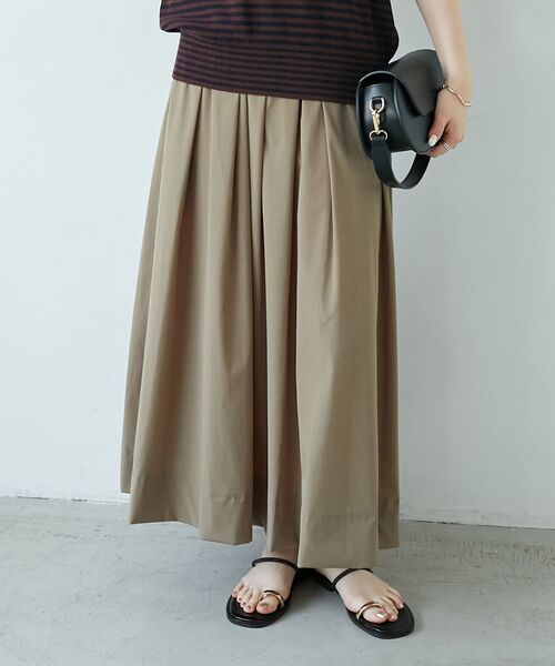 le.coeur blanc（ルクールブラン）の「《接触冷感》ナイロンストレッチタックギャザースカート（スカート・レディース・カーキオリーブ/オレンジ/ダークグレー・36/38）」の3枚目の写真