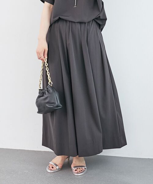 le.coeur blanc（ルクールブラン）の「《接触冷感》ナイロンストレッチタックギャザースカート（スカート・レディース・カーキオリーブ/オレンジ/ダークグレー・36/38）」の2枚目の写真