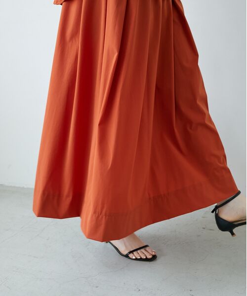 le.coeur blanc（ルクールブラン）の「《接触冷感》ナイロンストレッチタックギャザースカート（スカート・レディース・カーキオリーブ/オレンジ/ダークグレー・36/38）」の14枚目の写真