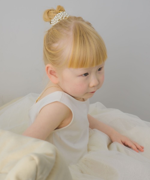 muku（ムク）の「BABY HAIR TIE/PEARL（ヘアゴム・キッズ・ホワイト・FREE）」の2枚目の写真