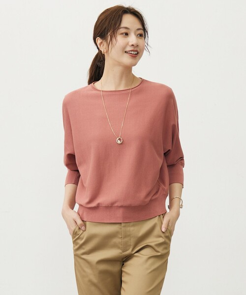 J.PRESS(ジェイプレス)の「【WEB限定カラーあり・洗える・抗菌防臭】COTTON POLYESTER ドルマンスリーブ ニット(ニット/セーター・レディース・ネイビー系/スカイブルー系/オレンジ系/ピンク系/ライトグレー系・F)」の4枚目の写真