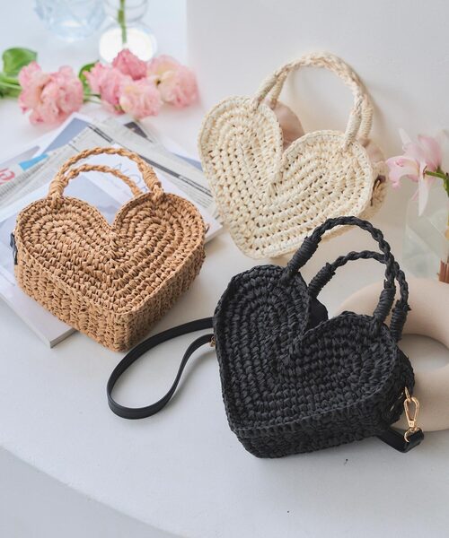 KOBE LETTUCE（コウベレタス）の「ハートデザインカゴバッグ（ハンドバッグ・レディース・アイボリー/ブラック/キャメル・F）」の2枚目の写真