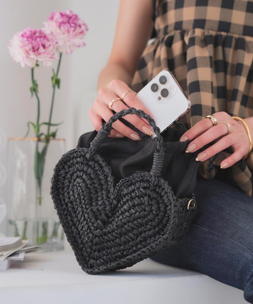 KOBE LETTUCE（コウベレタス）の「ハートデザインカゴバッグ（ハンドバッグ・レディース・アイボリー/ブラック/キャメル・F）」の5枚目の写真